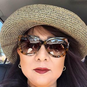 Meet your Posher, Wendy